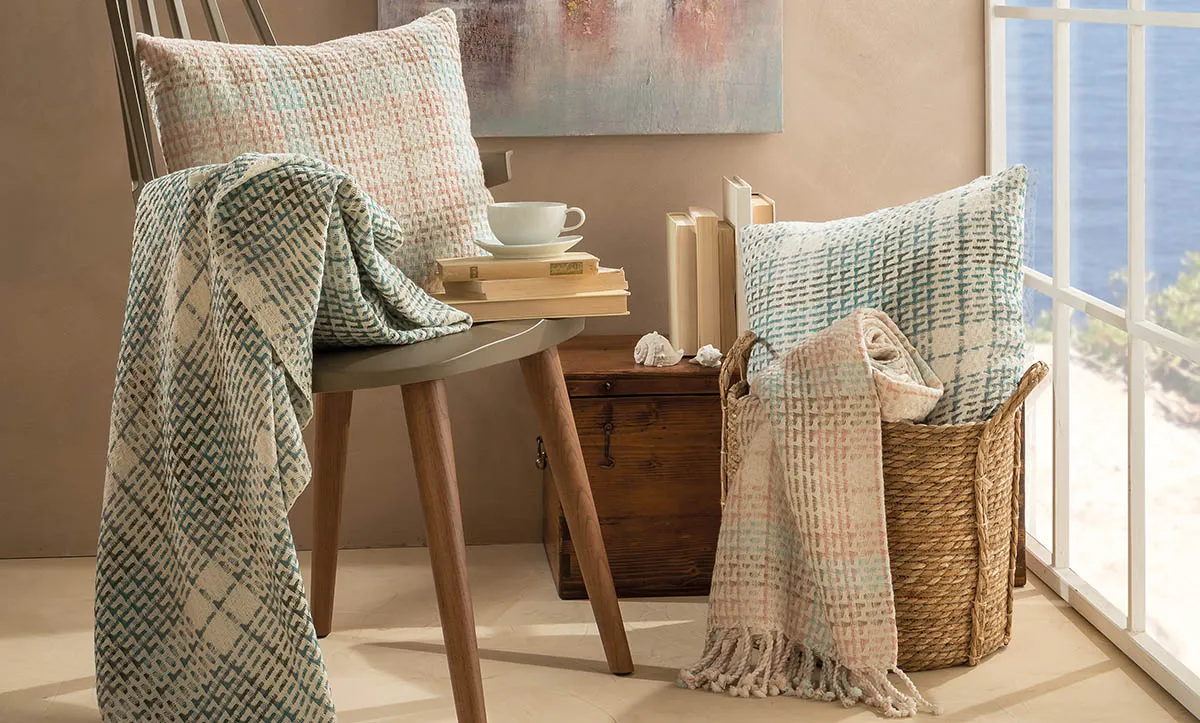 How-to-furnish-the-bedroom-at-the-sea