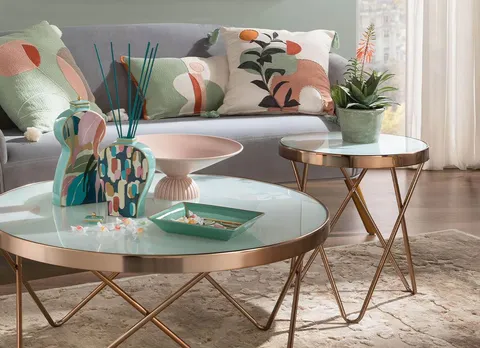 What to put on a coffee table in the living room? The most original ideas to decorate the “living table”