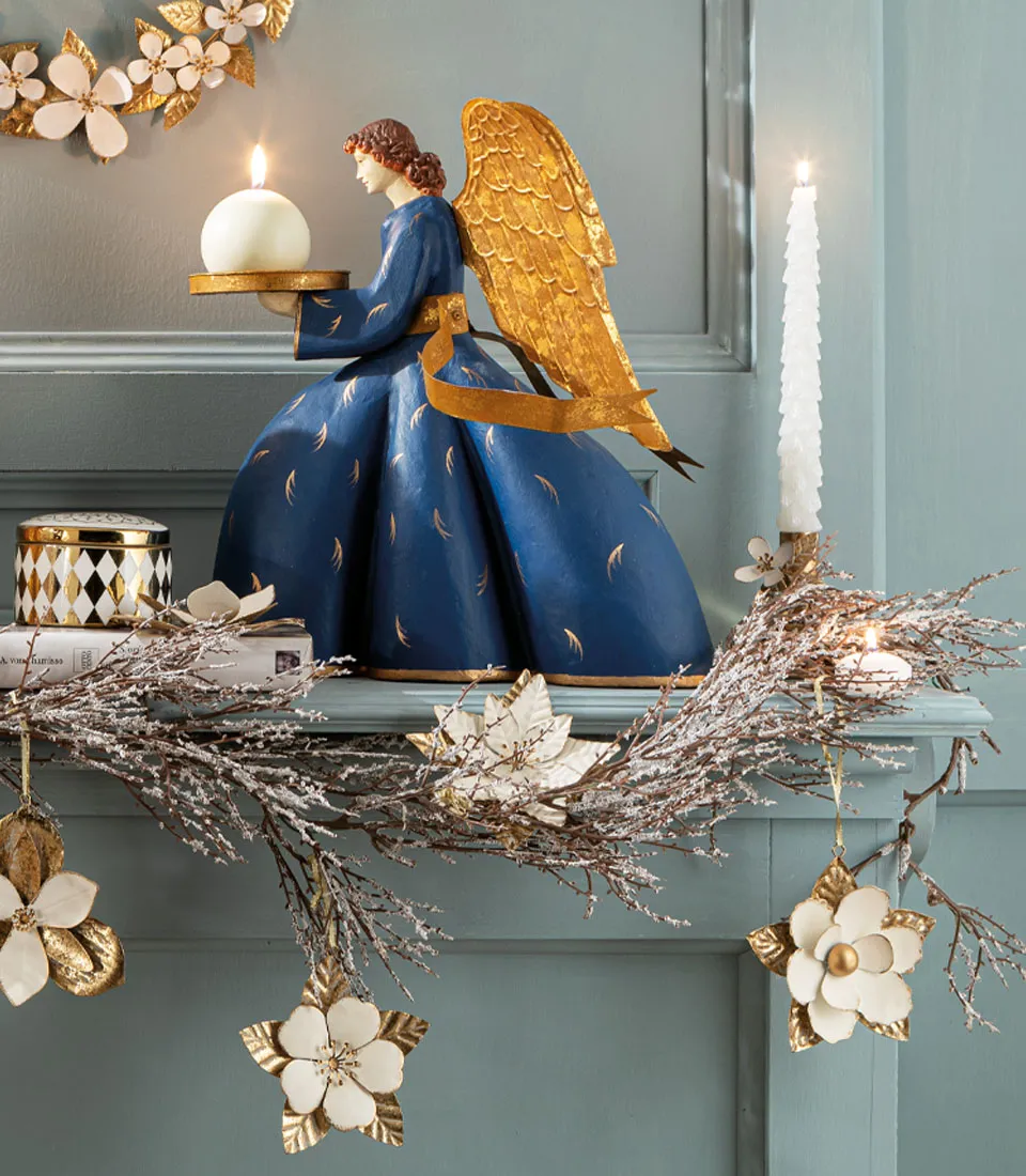 Hanging decoration winter petals