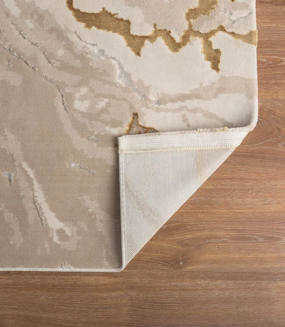 Carpet with embossed decoration