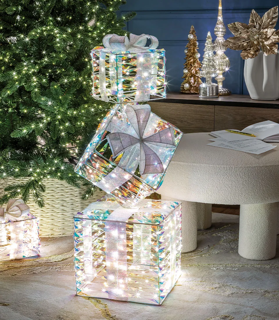 Set of decorative items dreams are shining