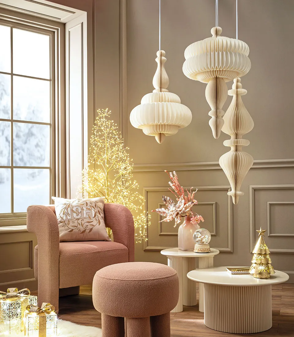 HANGING DECORATION 2