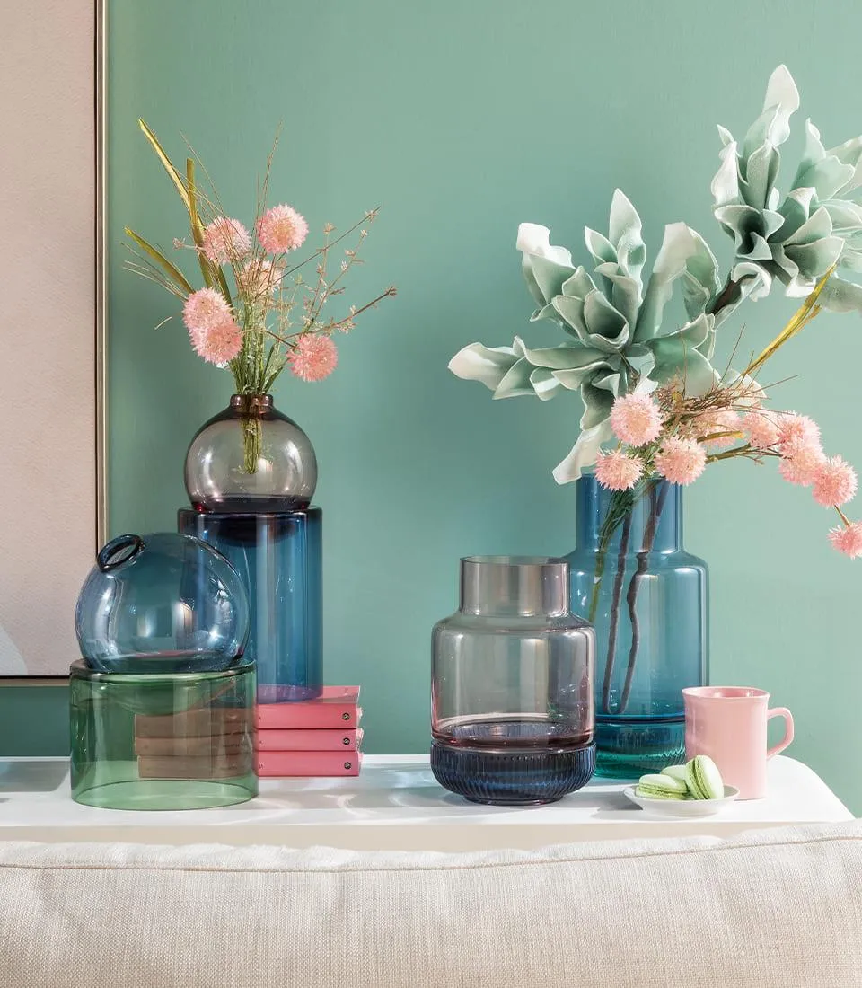 Short Vase with base