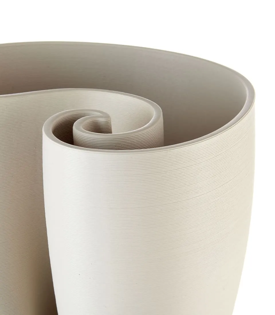 Short vase