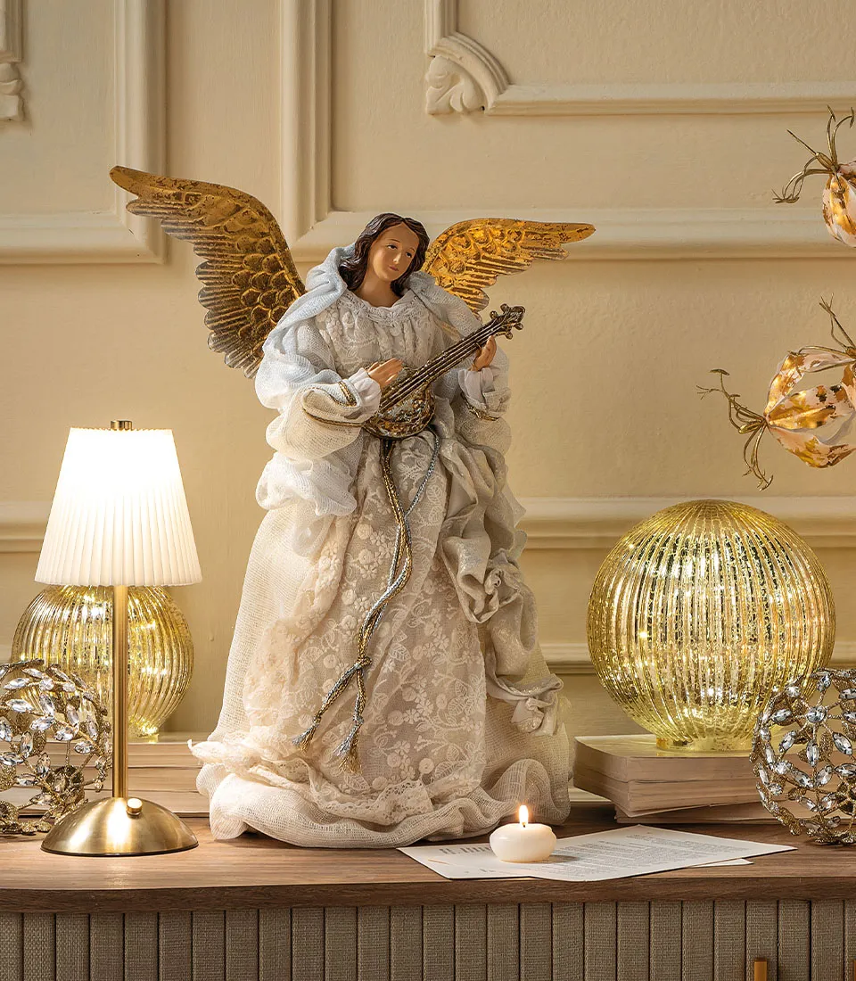 ANGEL WITH LUTE