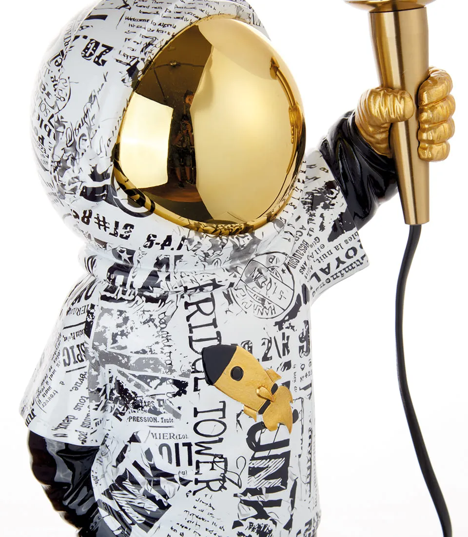 Lamp astronaut