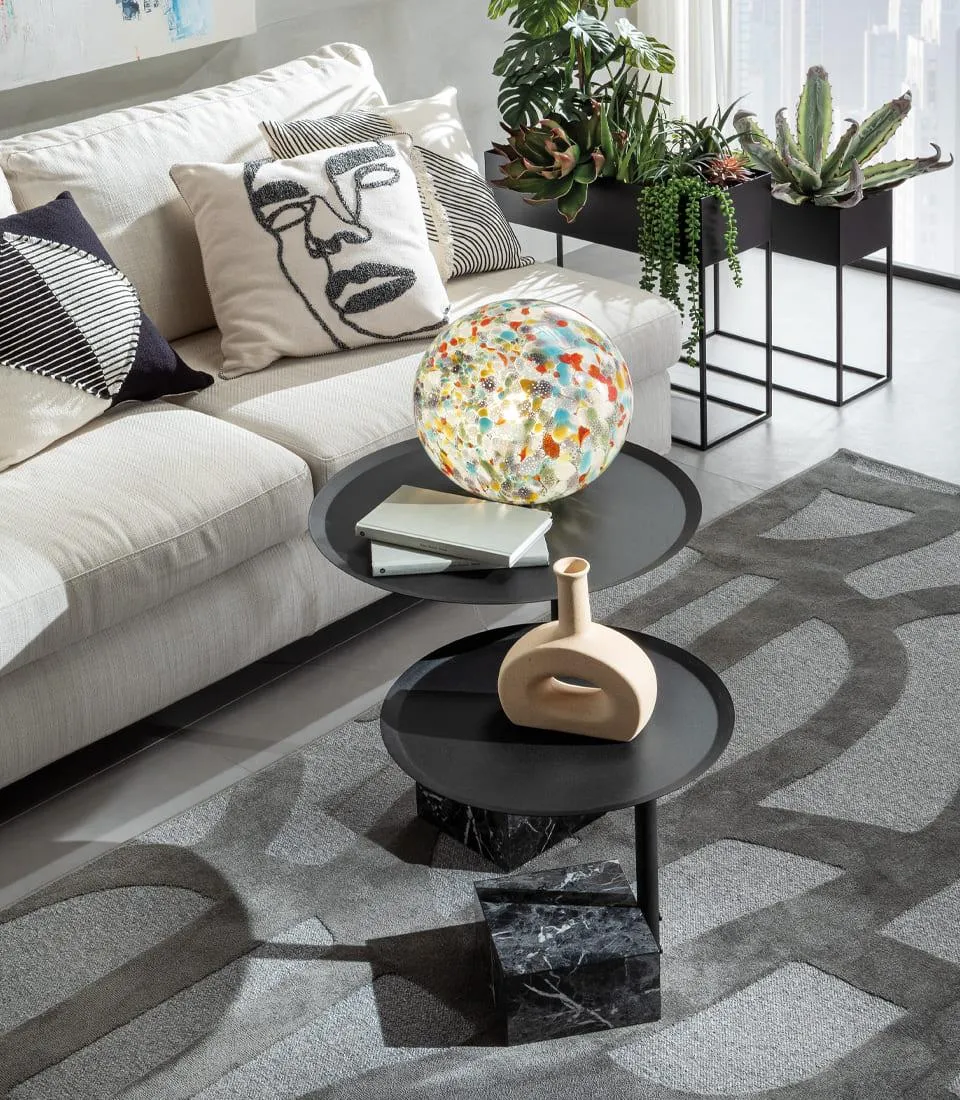 Carpet with embossed decoration