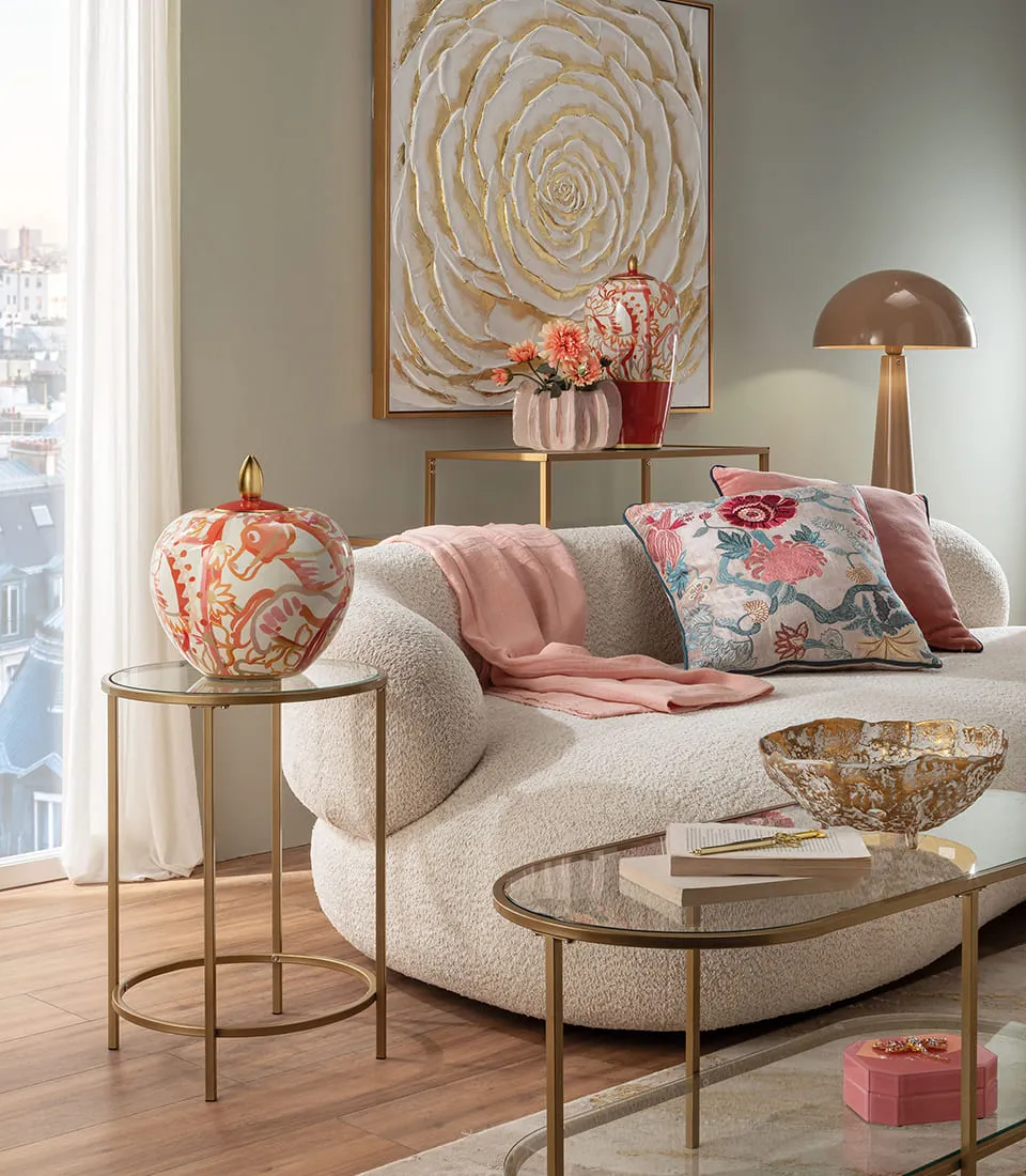 OVAL TABLE